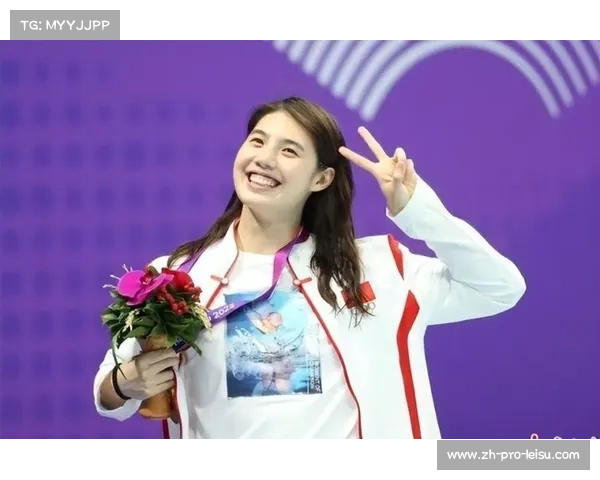 张雨霏100蝶半决赛稳健发挥仍领先全场 展现强大实力 张雨霏100蝶半决赛稳健发挥仍领先全场 展现强大实力